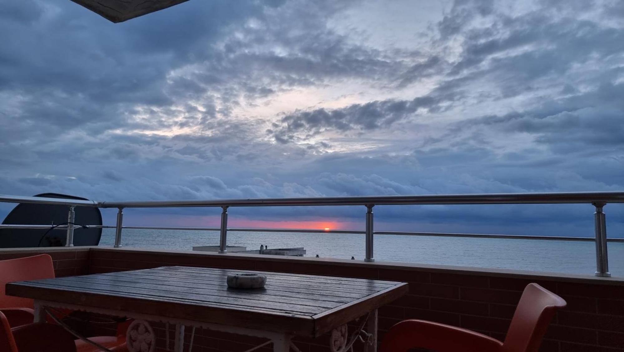 Sunset Seaview Apartment Δυρράχιο Εξωτερικό φωτογραφία